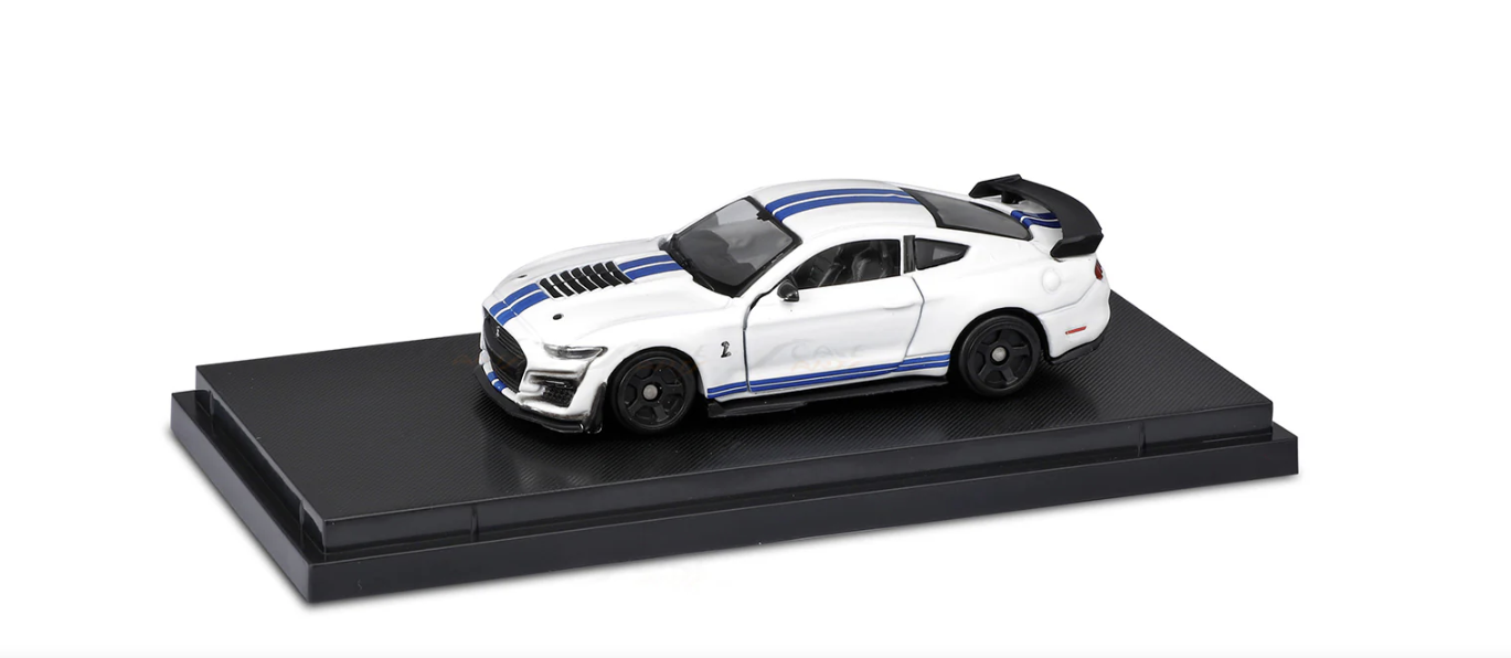 BURAGO 2020 Shelby Mustang GT500 white 1:64 Licensed Diecast Scale Model Car.