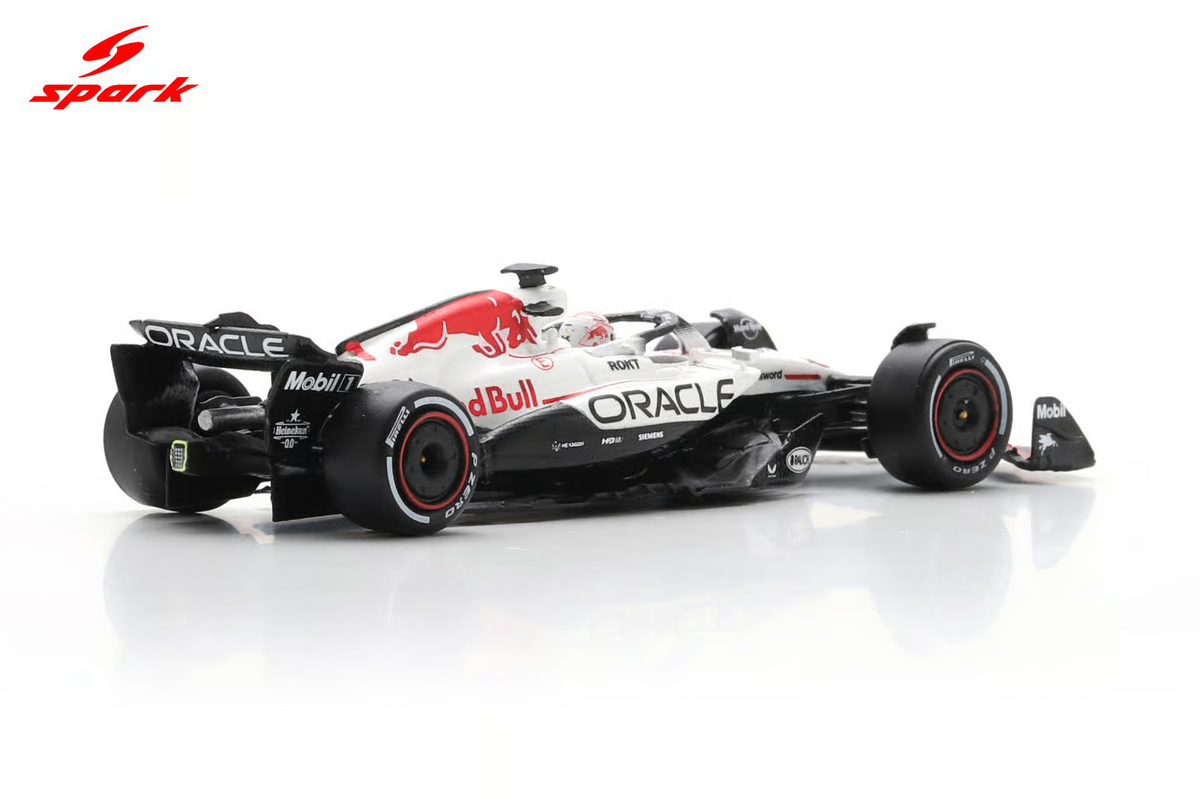 SPARK RED BULL RACING RB21 NO.1 ORACLE RED BULL RACING WINNER JAPANESE GP 2025 MAX VERSTAPPEN