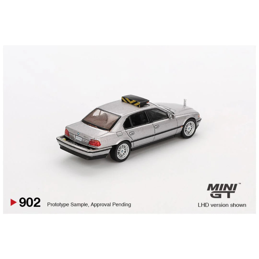 MINIGT 902 BMW 750IL "Tomorrow Never Dieis.