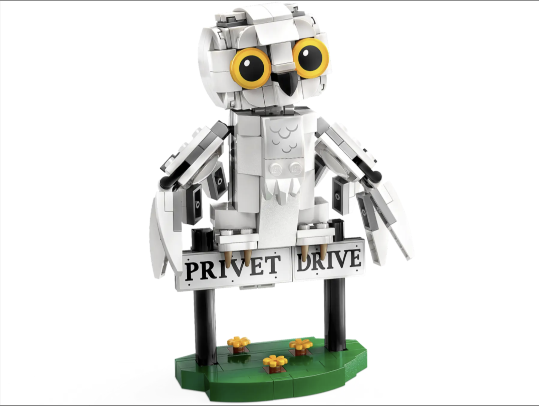 LEGO Harry Potter Hedwig at 4 Privet Drive 76425.