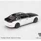 MiniGT - 959 - BMW i7 xDrive60 Alpine White / Black Sapphire