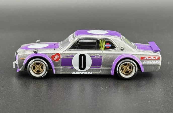 Kaido House x  Nissan 2000GT-R (KPGC10) Kaido Works V1 #165 1/64