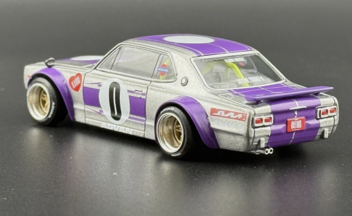 Kaido House x  Nissan 2000GT-R (KPGC10) Kaido Works V1 #165 1/64