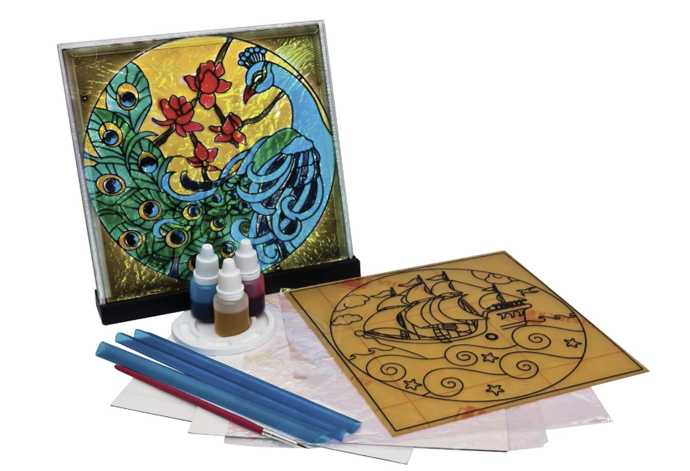 Handycrafts Funskool Glass Painting Kit.
