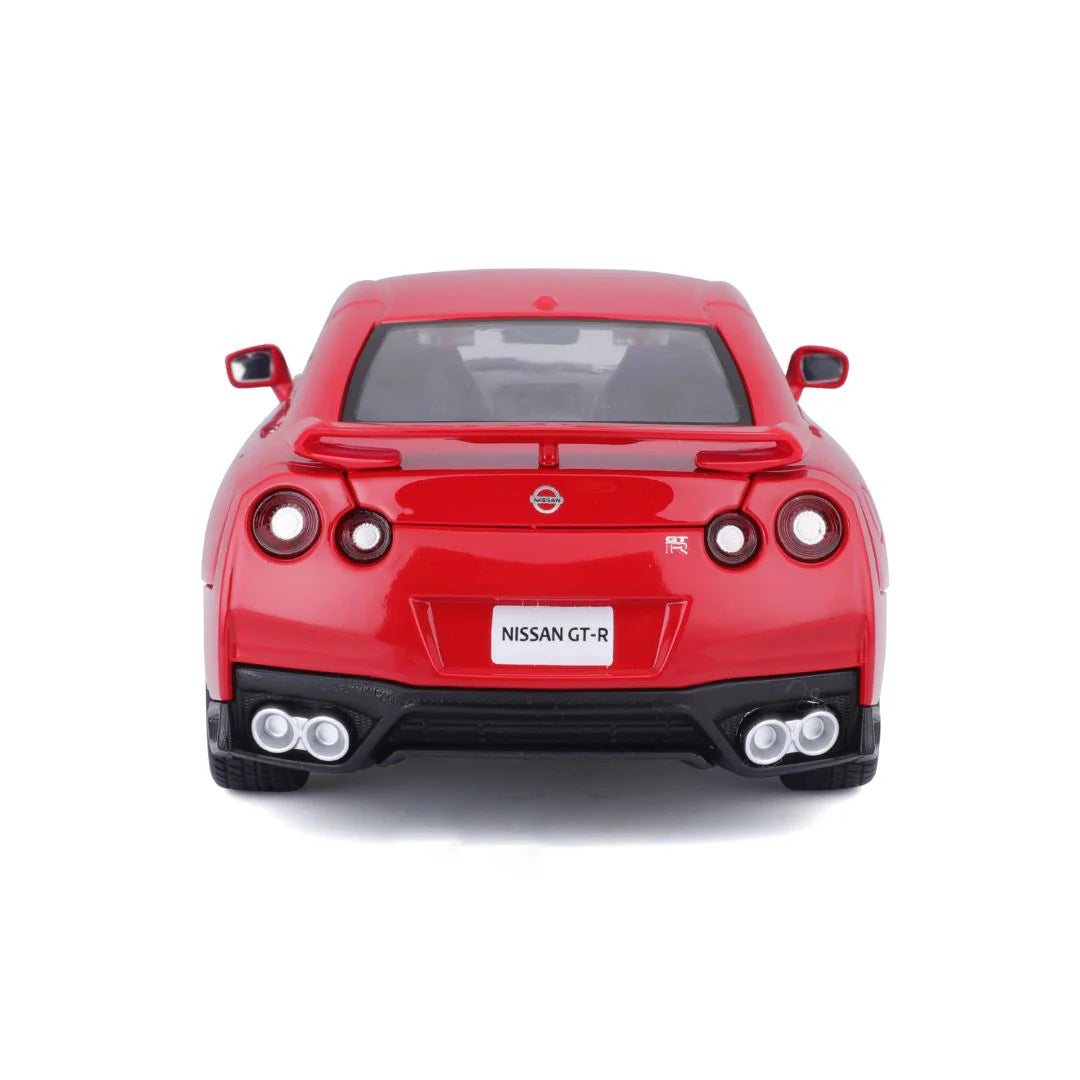 Burago 1:24 Scale 2017 Nissan GT-R R35 Diecast Car Model in Red